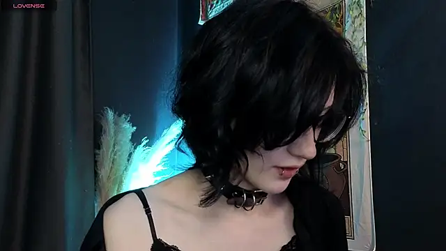 Snapshot of dark_vamp_ chatting on 12/05/24, 09:17 dark vamp online show from 12/05/24, 09:17