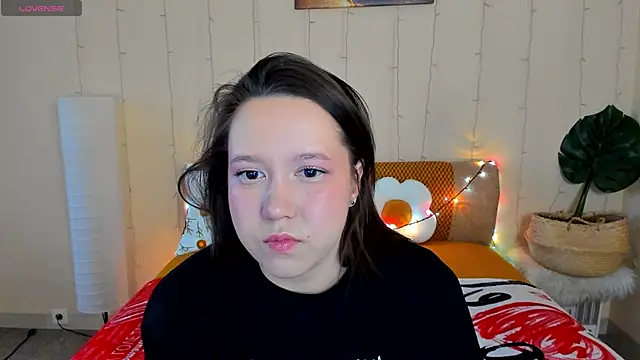 Mira Karter online show from 04/19/26, 02:55
