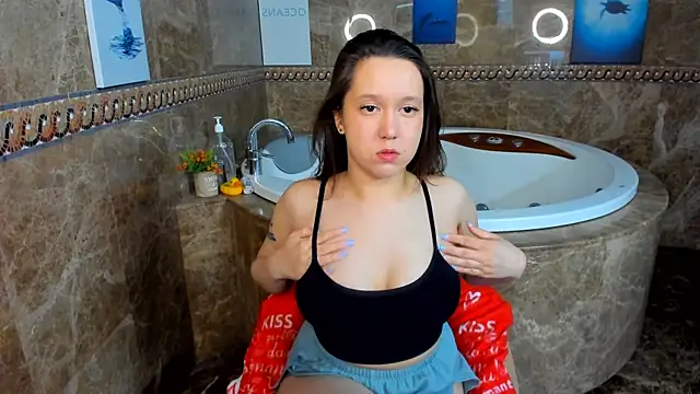 Mira Karter online show from 05/17/26, 02:53