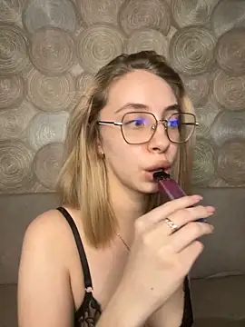 Kitty Katrine online show from 12/13/25, 07:53