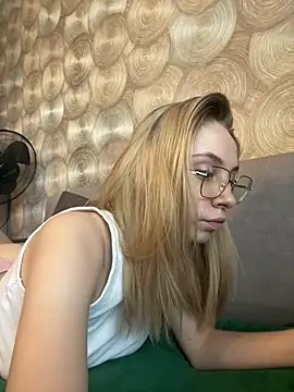 Kitty Katrine online show from 03/20/26, 07:46