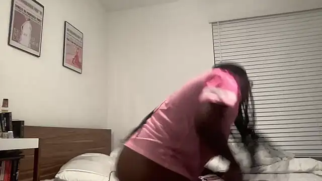 AveryJ99 online show from 12/04/24, 10:41