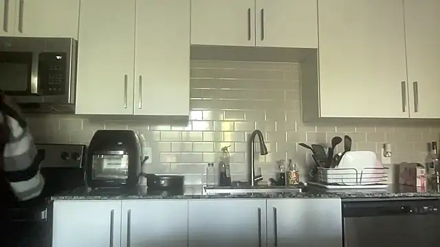 AveryJ99 online show from 03/19/25, 09:27