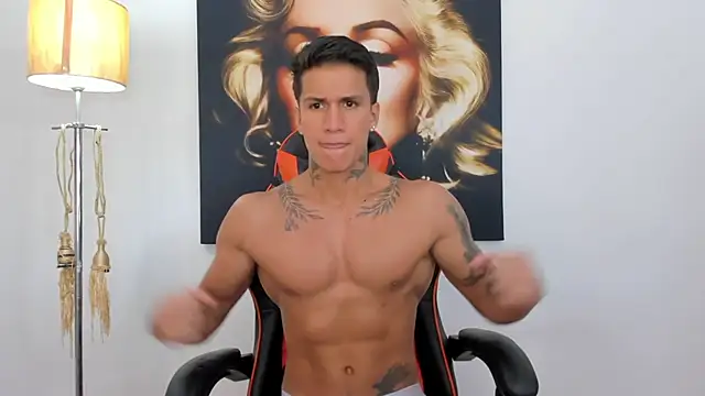 Snapshot of pettergrey1 chatting on 12/03/24, 01:21 pettergrey1 online show from 12/03/24, 01:21