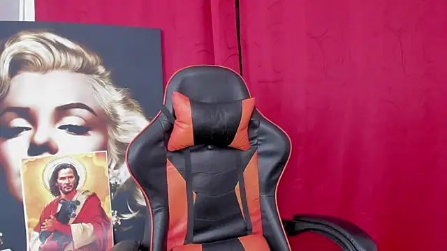 Snapshot of pettergrey1 chatting on 03/19/25, 01:54 pettergrey1 online show from 03/19/25, 01:54