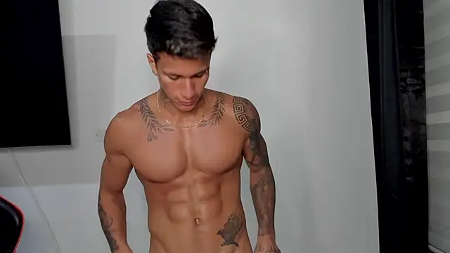 Snapshot of pettergrey1 chatting on 10/20/25, 11:38 pettergrey1 online show from 10/20/25, 11:38