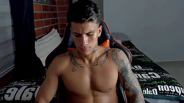 Snapshot of pettergrey1 chatting on 11/04/25, 10:42 pettergrey1 online show from 11/04/25, 10:42