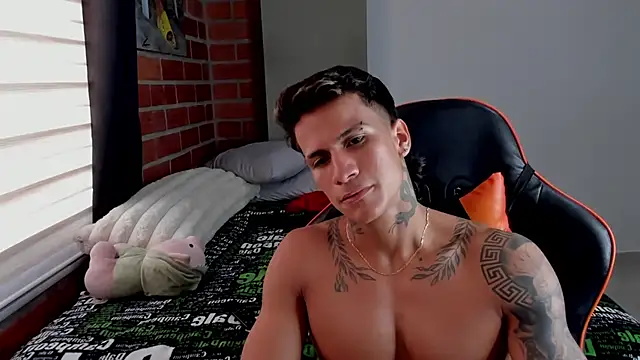 Snapshot of pettergrey1 chatting on 11/05/25, 09:26 pettergrey1 online show from 11/05/25, 09:26