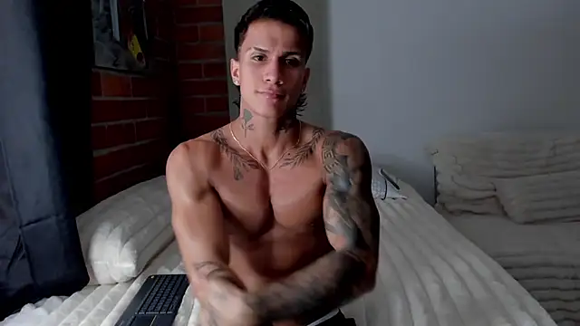 Snapshot of pettergrey1 chatting on 11/13/25, 08:52 pettergrey1 online show from 11/13/25, 08:52