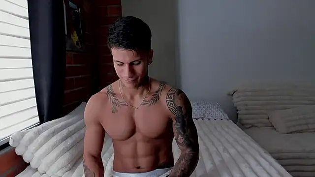 Snapshot of pettergrey1 chatting on 11/14/25, 08:07 pettergrey1 online show from 11/14/25, 08:07