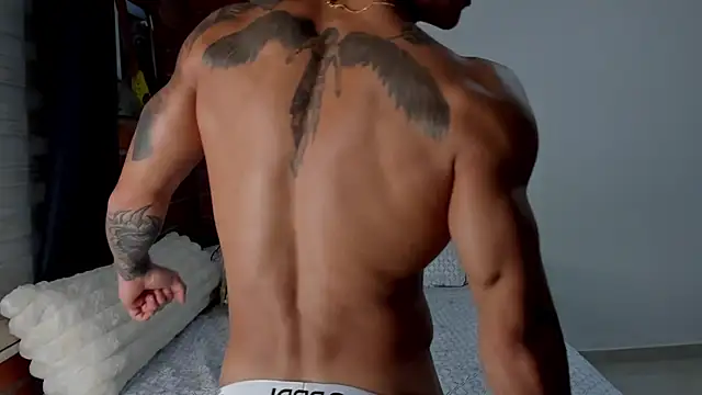 Snapshot of pettergrey1 chatting on 11/18/25, 11:15 pettergrey1 online show from 11/18/25, 11:15