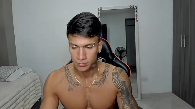 Snapshot of pettergrey1 chatting on 02/12/26, 12:00 pettergrey1 online show from 02/12/26, 12:00