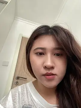 Snapshot of Liliya-77 chatting on 06/03/26, 07:44 Liliya-77 online show from 06/03/26, 07:44