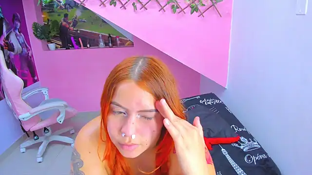 Snapshot of marcellaa303av chatting on 02/17/25, 09:35 marcellaa303av online show from 02/17/25, 09:35