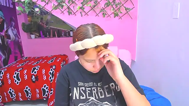 Snapshot of marcellaa303av chatting on 03/10/25, 03:01 marcellaa303av online show from 03/10/25, 03:01