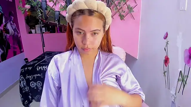 Snapshot of marcellaa303av chatting on 09/19/25, 11:16 marcellaa303av online show from 09/19/25, 11:16