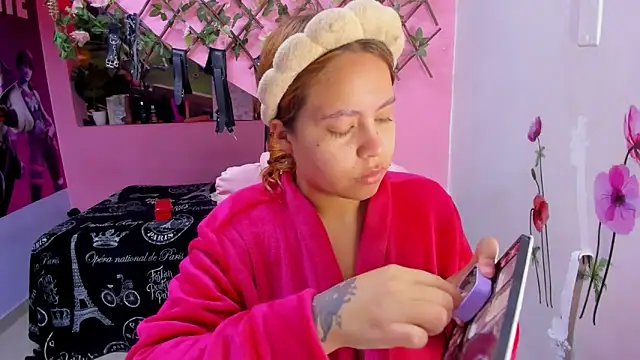 Snapshot of marcellaa303av chatting on 09/22/25, 01:13 marcellaa303av online show from 09/22/25, 01:13