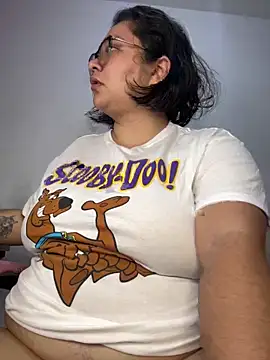 Snapshot of CinnamonCookiez chatting on 10/19/25, 03:51 CinnamonCookiez online show from 10/19/25, 03:51