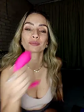 Loly Horny online show from 04/29/26, 01:21