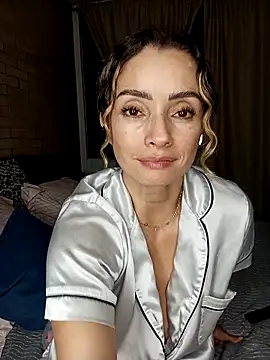 Loly Horny online show from 05/13/26, 02:31