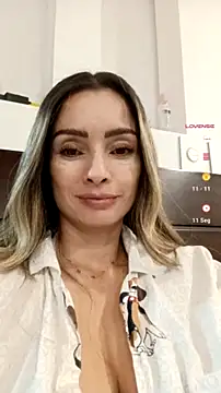 Snapshot of Loly_Horny chatting on 06/30/26, 01:39 Loly Horny online show from 06/30/26, 01:39