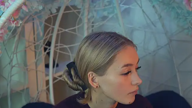 FlairCunard online show from 12/18/24, 05:52