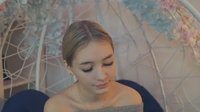 FlairCunard online show from 12/25/24, 03:49