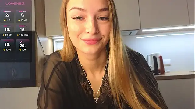 Snapshot of Soft_Eva chatting on 12/27/24, 01:28 Soft Eva online show from 12/27/24, 01:28