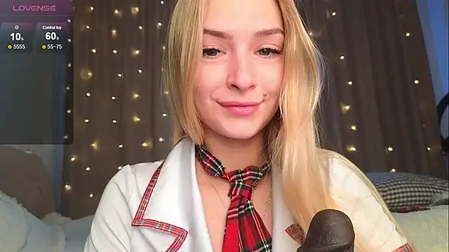 Snapshot of Soft_Eva chatting on 01/12/25, 02:09 Soft Eva online show from 01/12/25, 02:09