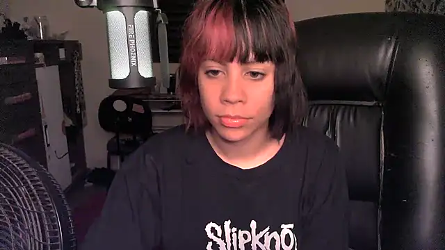Snapshot of Liv_Alt chatting on 05/02/26, 06:29 Liv Alt online show from 05/02/26, 06:29