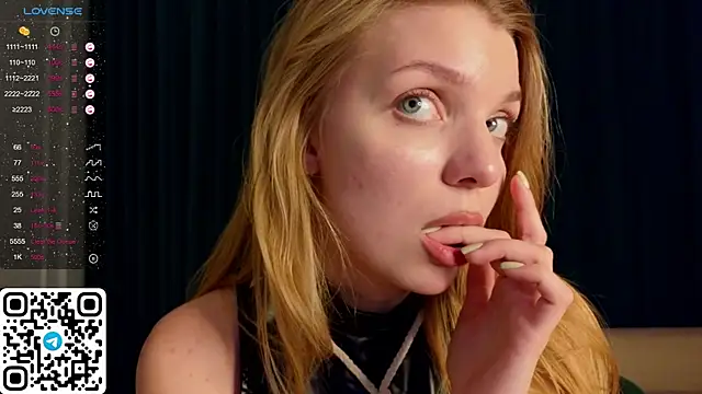 ElswythDecoursey online show from 12/22/24, 09:09