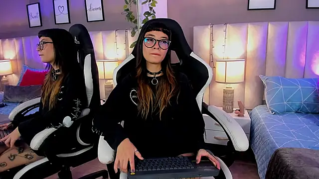 Snapshot of dayanne07 chatting on 11/18/25, 10:14 dayanne07 online show from 11/18/25, 10:14