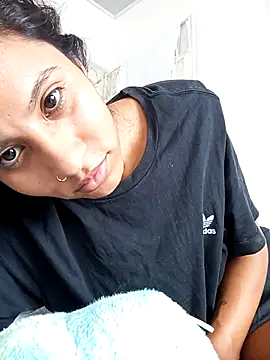 Karii-R online show from 11/17/25, 06:35