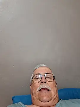 Snapshot of NawtyB1965 chatting on 09/10/25, 03:39 NawtyB1965 online show from 09/10/25, 03:39