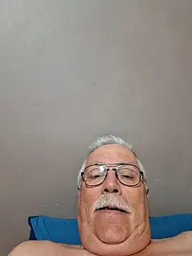 Snapshot of NawtyB1965 chatting on 09/16/25, 03:40 NawtyB1965 online show from 09/16/25, 03:40