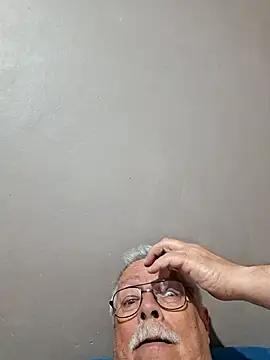 Snapshot of NawtyB1965 chatting on 09/27/25, 03:55 NawtyB1965 online show from 09/27/25, 03:55