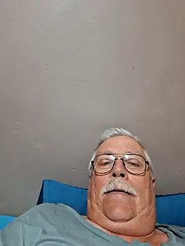 Snapshot of NawtyB1965 chatting on 09/29/25, 03:44 NawtyB1965 online show from 09/29/25, 03:44