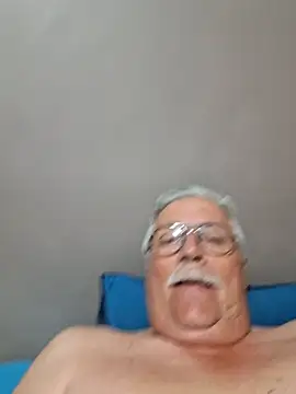 Snapshot of NawtyB1965 chatting on 10/12/25, 04:00 NawtyB1965 online show from 10/12/25, 04:00