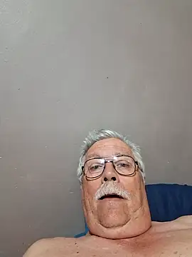 Snapshot of NawtyB1965 chatting on 10/25/25, 03:47 NawtyB1965 online show from 10/25/25, 03:47