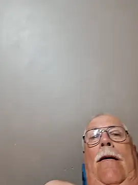 Snapshot of NawtyB1965 chatting on 12/23/25, 03:48 NawtyB1965 online show from 12/23/25, 03:48