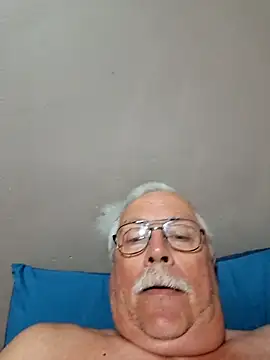 Snapshot of NawtyB1965 chatting on 01/11/26, 04:39 NawtyB1965 online show from 01/11/26, 04:39