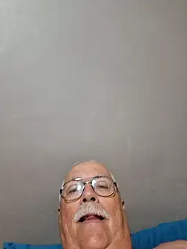 Snapshot of NawtyB1965 chatting on 01/19/26, 03:43 NawtyB1965 online show from 01/19/26, 03:43