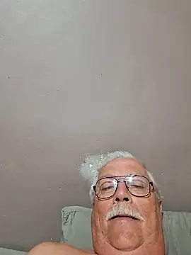 Snapshot of NawtyB1965 chatting on 02/27/26, 03:50 NawtyB1965 online show from 02/27/26, 03:50