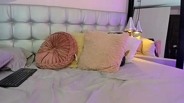 Axel brunette1 online show from 03/06/25, 02:09