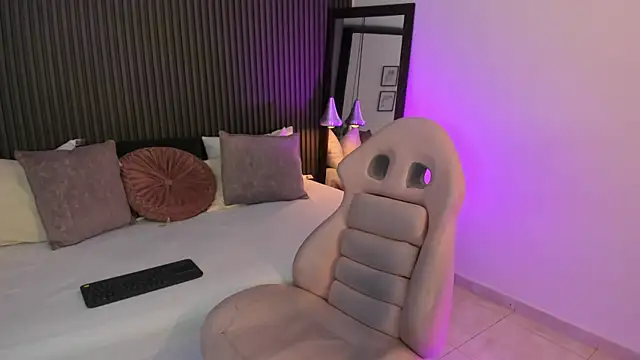 Axel brunette1 online show from 09/24/25, 07:39