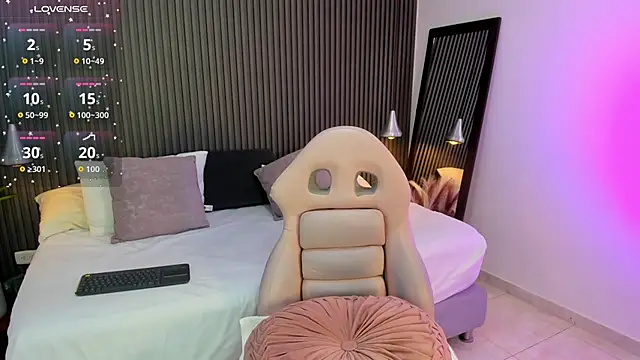 Axel brunette1 online show from 10/15/25, 07:47