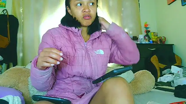 Snapshot of Samary_thomas chatting on 04/29/26, 02:43 Samary thomas online show from 04/29/26, 02:43