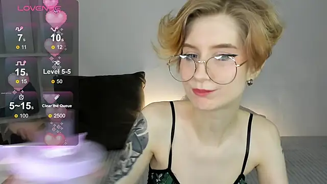 Snapshot of Angel_Jules chatting on 02/25/25, 04:14 Angel Jules online show from 02/25/25, 04:14