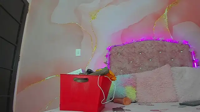 Taylor  cooper online show from 09/23/25, 06:11