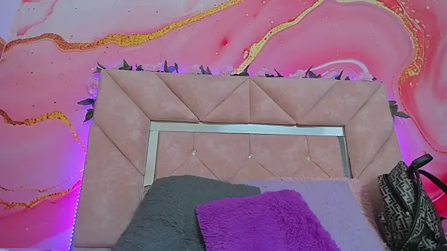 Taylor  cooper online show from 11/19/25, 06:30